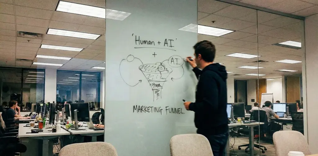 AI per l’ottimizzazione del Customer Journey: Personalizzazione e Punti di Contatto